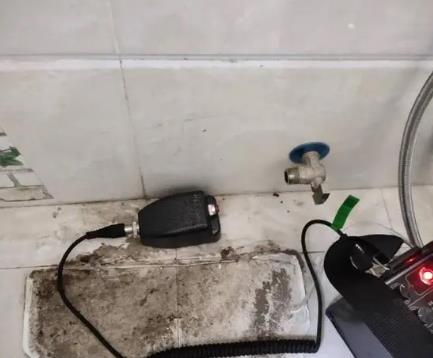 普兰店屋顶漏水维修公司分享下卫生间漏水的危害及解决方法